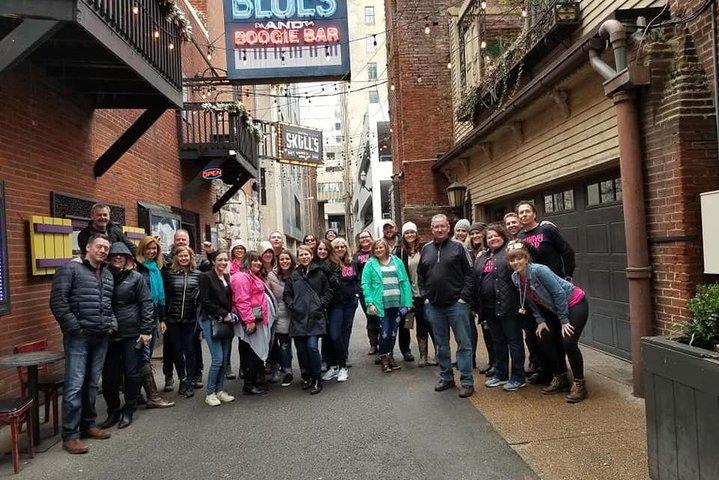 Nashville's Honky-Tonk Walking Sightseeing Pub Crawl