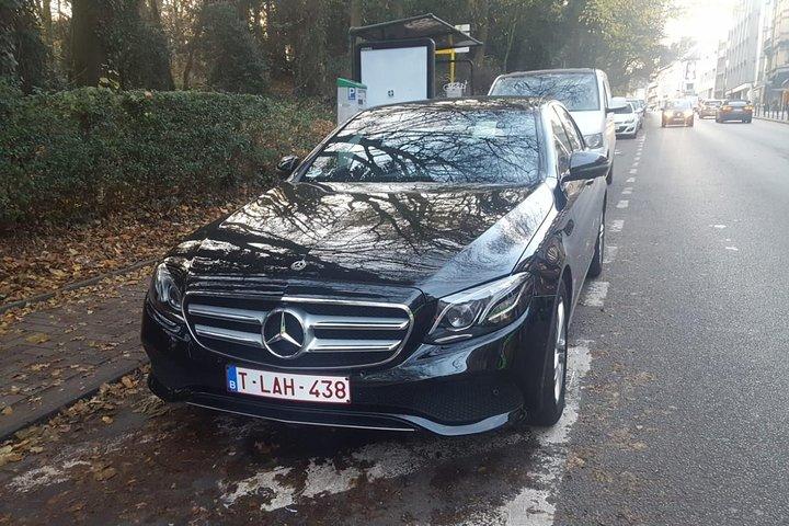 Luxury vehicle from Brussels airport to the city of Bruges