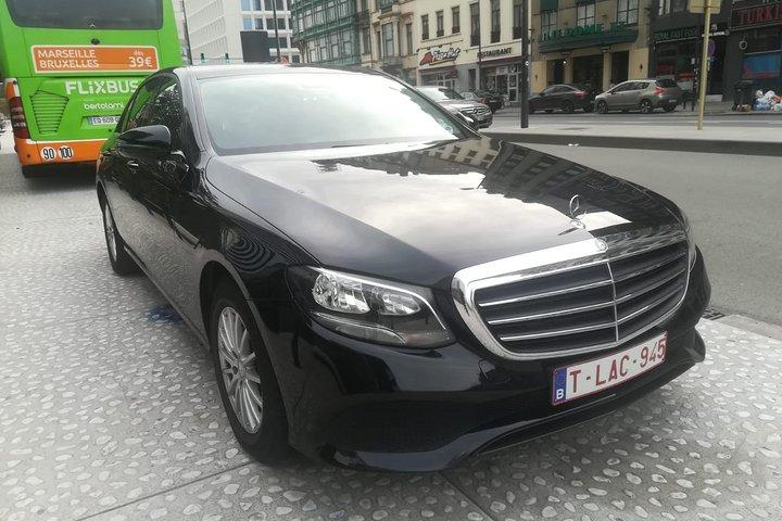 Luxury vehicle from Brussels airport to the city of Bruges