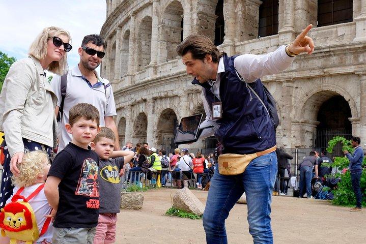 Guided Tour of the Colosseum and Roman Forums for Kids and Families with Marco