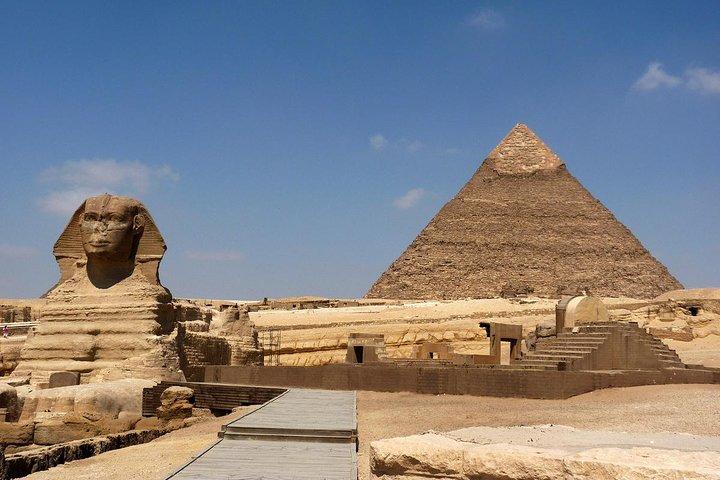 Day Tour to Giza Pyramids & Egyptian Museum & Citadel & Coptic Cairo and Bazaar