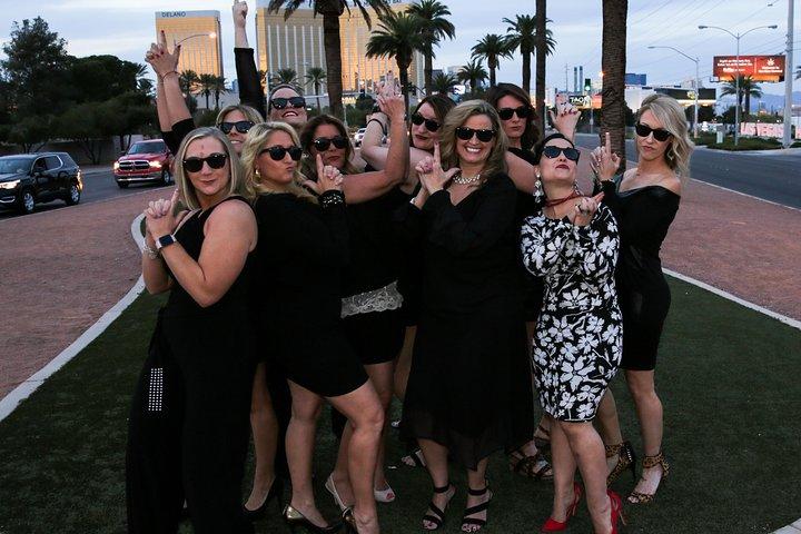 Las Vegas Photo Tour by Luxurious Vehicle