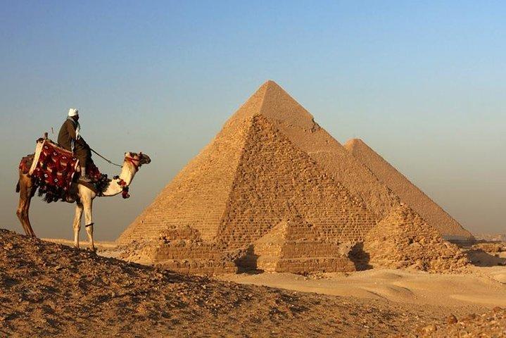 Day Tour to Giza Pyramids & Egyptian Museum & Citadel & Coptic Cairo and Bazaar