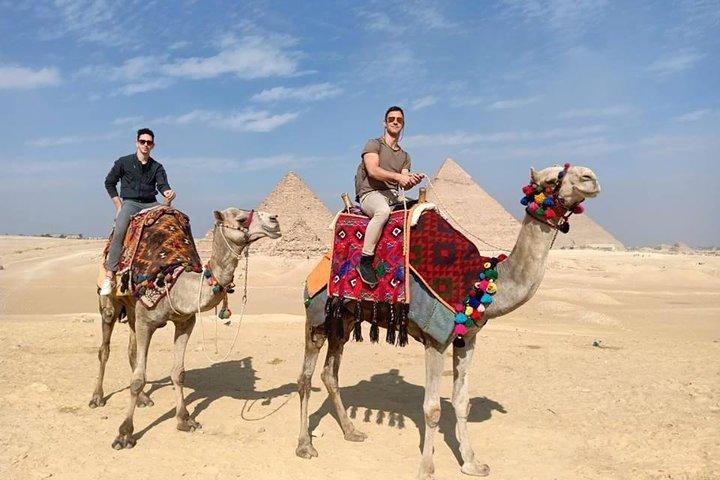 Private Half-Day Tours to Giza Pyramids and Sphinx with Camel Ride