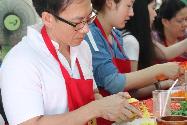 Da Nang Cooking Class with Coffee Tasting and Market Visit