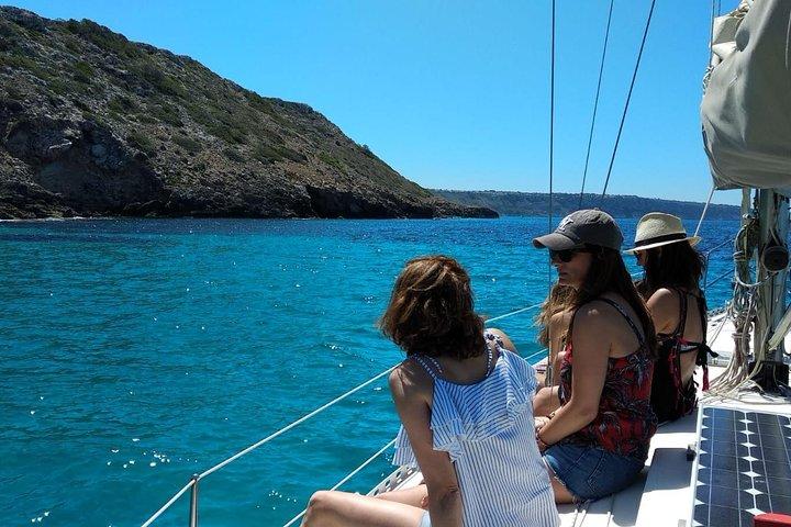 Mallorca sailing as locals with tapas & drink