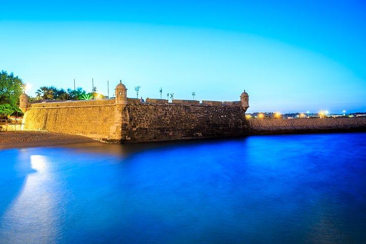 From Lisbon: Algarve Private Tour to Portimao, Lagos and Sagres