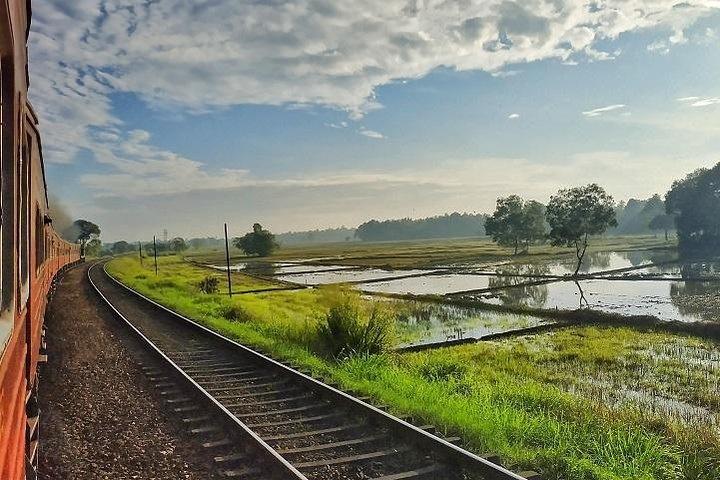 Train from Colombo to Habarana/Sigiriya