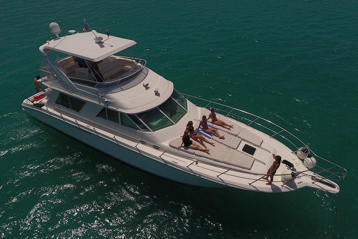 Cancun Boat Tour to Isla Mujeres on Luxury Yacht with Chef -SR55C