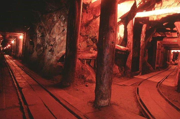 Real Gold Mine Tour with, gold panning and more