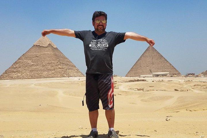Private Day Tour to Giza Pyramids and Sakkara and Memphis
