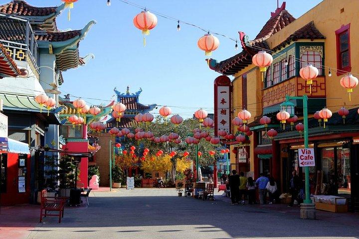 Walking tour to Chinatown in Saigon