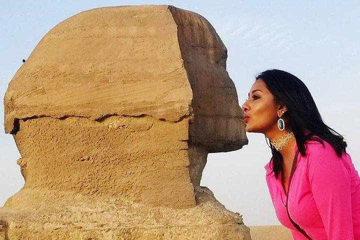 Private Day Tour to Giza Pyramids and Sakkara and Memphis