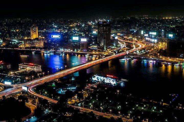 Cairo: Nile River Dinner Cruise with Belly Dancing Show