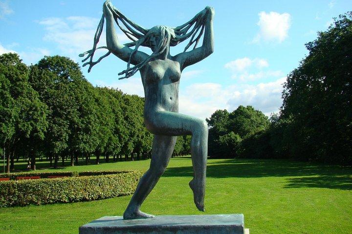 Private 5-hrs Oslo Exclusive Driverguide Luxury Limo/Van-Tour incl Museums