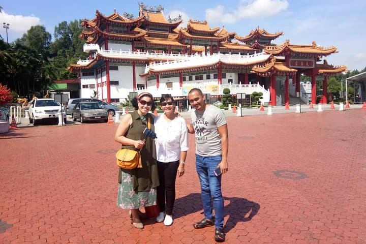 Discover Kuala Lumpur & Putrajaya: Batu Caves & Iconic Landmarks