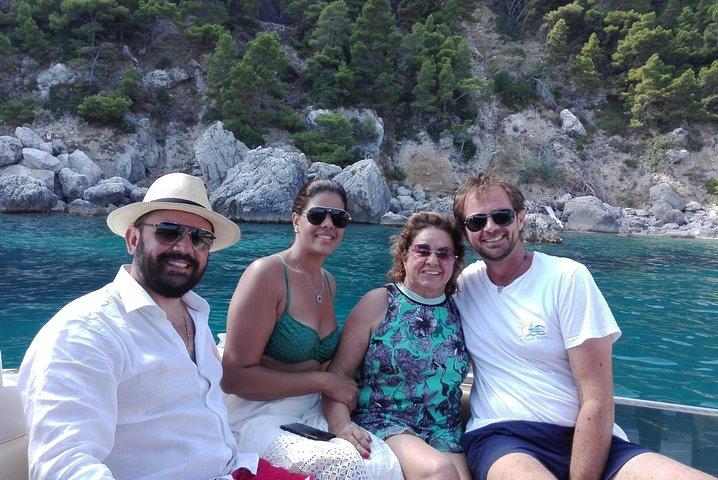 Shared boat tour from Sorrento to discover Capri