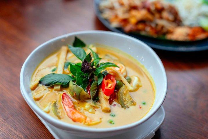 Drinks & Bites in Bangkok Private Tour