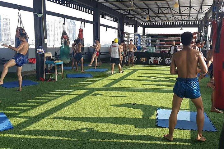 Thai Boxing Lesson, family and Kids Friendly