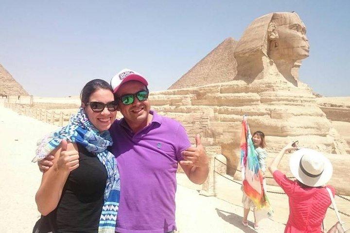 Daily tour to Giza pyramids for layover passengers