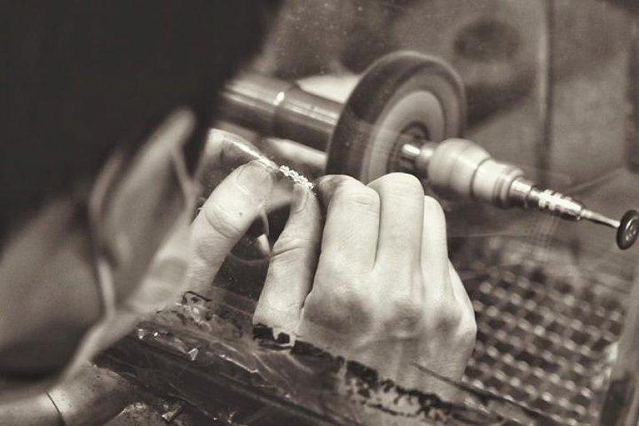 Artisan Workshops: Private Walking Tour in Florence