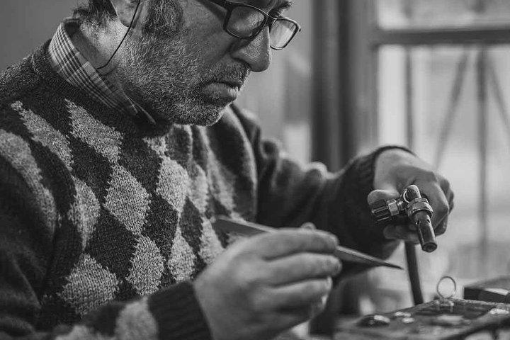 Artisan Workshops: Private Walking Tour in Florence