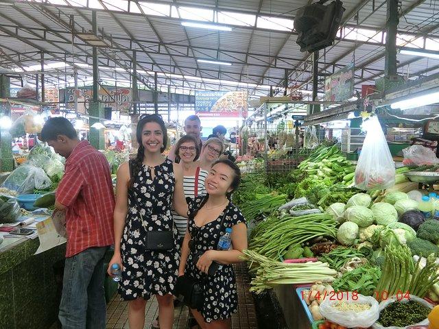 Private food Tour + Sightseeing +Thai Cooking class