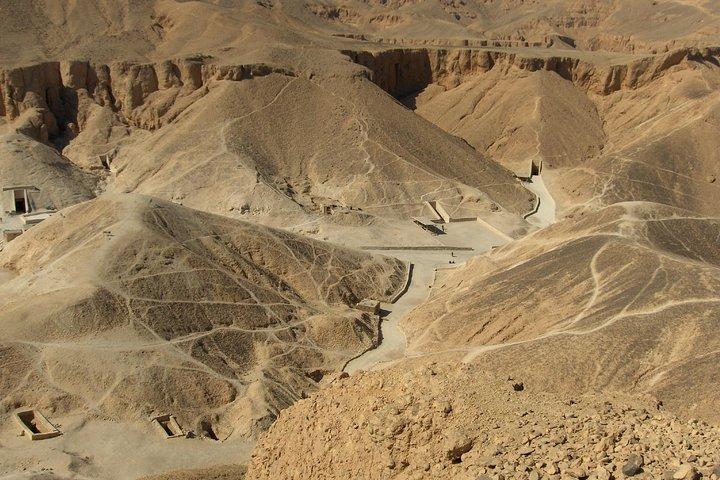 Luxor West Bank Group Tour: Valley of the Kings–Hatshepsut Temple–Memnon Colossi