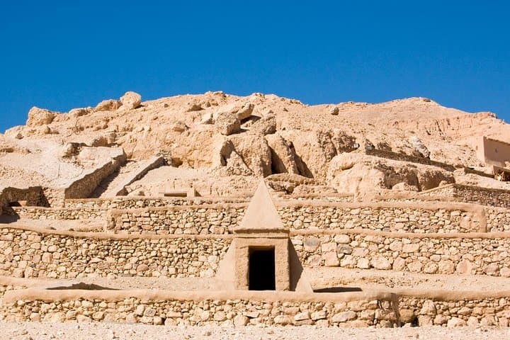Tour to Ramesseum Temple & Medenit Habu Tour