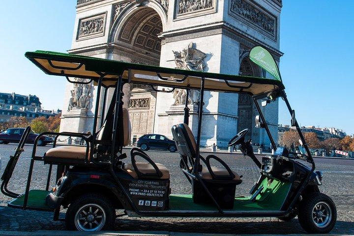 Discover Paris in electric golf carts