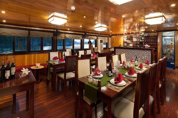 Bai Tu Long bay Boutique Cruise 2D/1N: Kayaking & swimming at pristine places