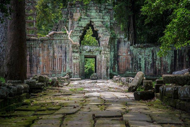 2-Days Private Tour Discovering Angkor Wat and Beng Mealea Temple