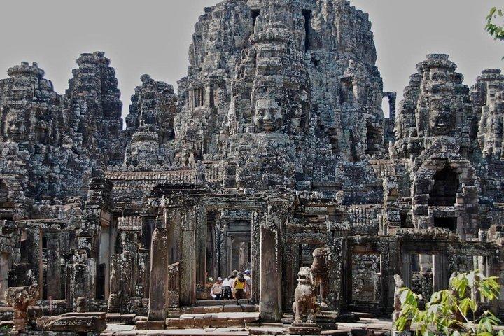 2-Days Private Tour Discovering Angkor Wat and Beng Mealea Temple
