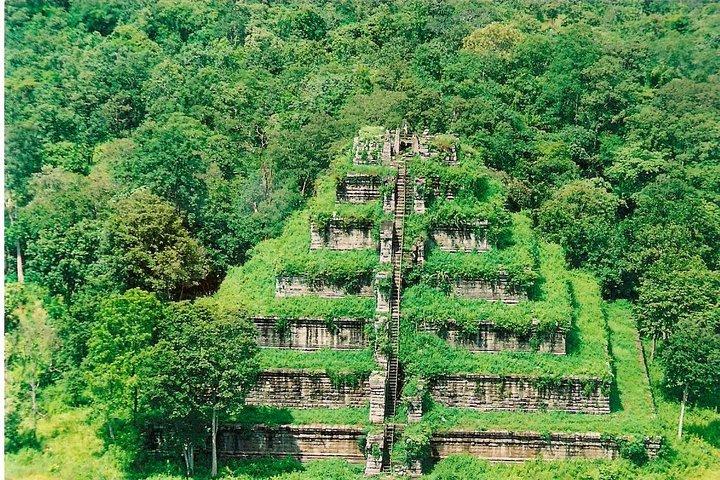 Explore Koh Ker and Beng Mealea Temple Private Experience