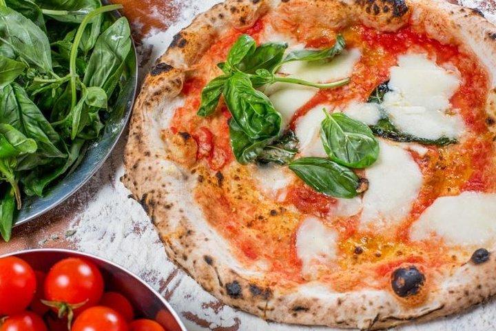 Pizza & Gelato: Family Cooking Class in Florence, Small Group