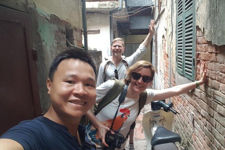 Hanoi Street Food Tour with local delicacies
