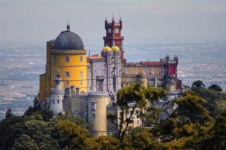 Lisbon to Sintra & Cascais: Private Day Tour & Fully Customizable