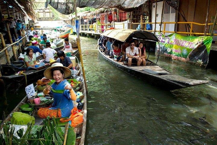 Private Tour: Damnoen Saduak Floating Market and Bangkok City Temples