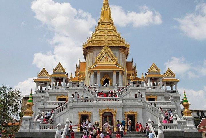 Private Tour: Damnoen Saduak Floating Market and Bangkok City Temples