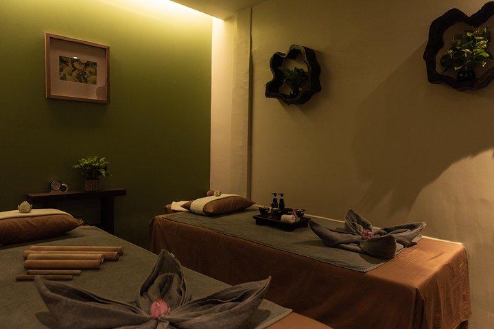 Four Hand Bliss (65 Mins) + Free Pick up or Drop Back
