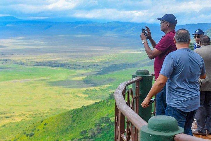 6 Days Luxury Safari Tarangire, Ngorongoro, Serengeti and Manyara