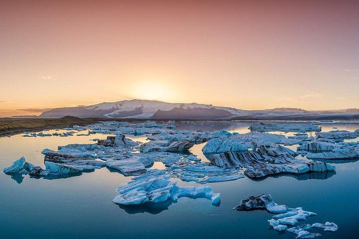 South Coast, Diamond Beach and Glacier Lagoon Day Tour