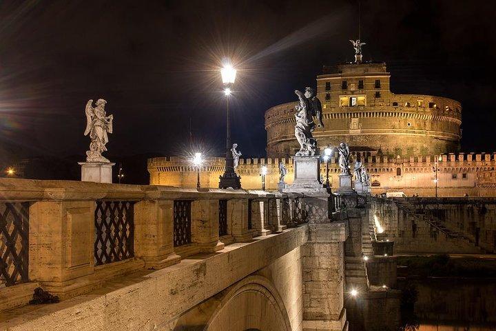 Roman Nightscape: Exclusive Private Night Tour with Driver