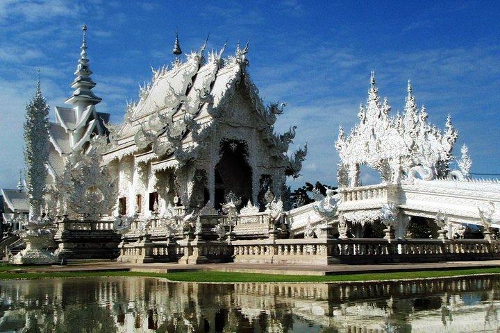 Chiang Rai All-Inclusive Tour: White & Blue Temples + Long Neck