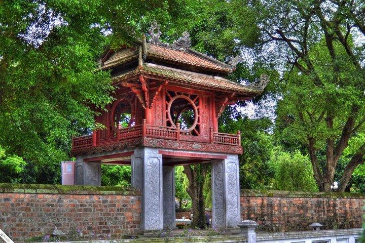 Hanoi Old Quarter Street Foodie walking tour and Cycle Tour