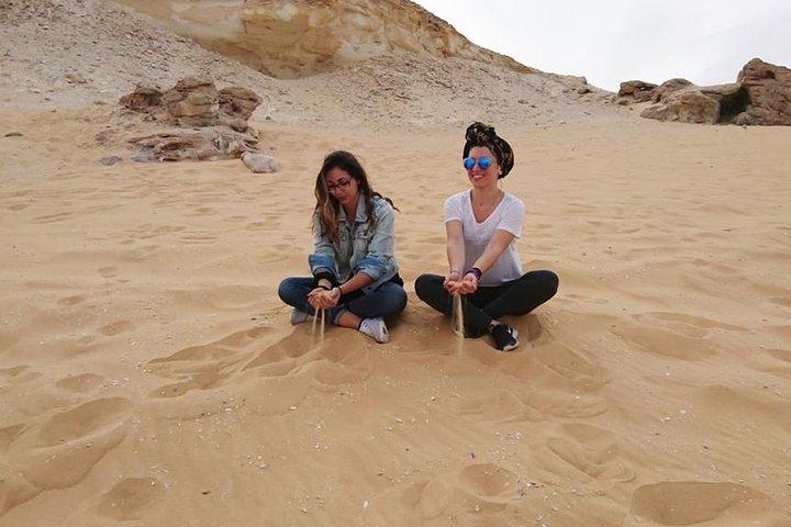 2 Days White Desert and Bahariya Oasis Tour - Private