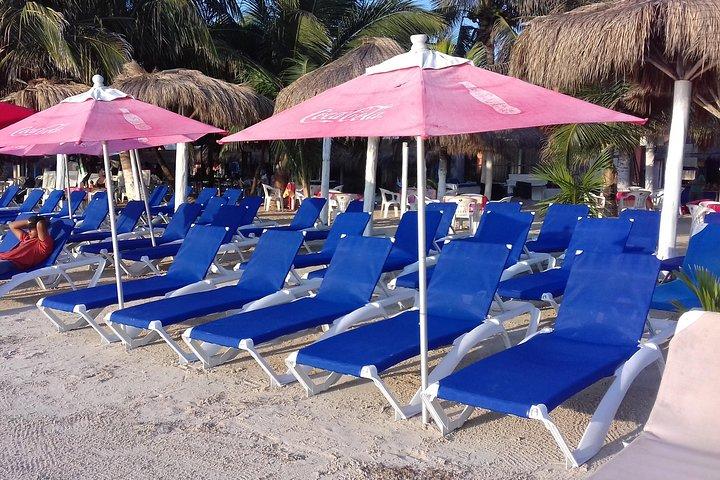 All-inclusive beach day in LOS ARRECIFES REST. / open bar - massage and lunch ..