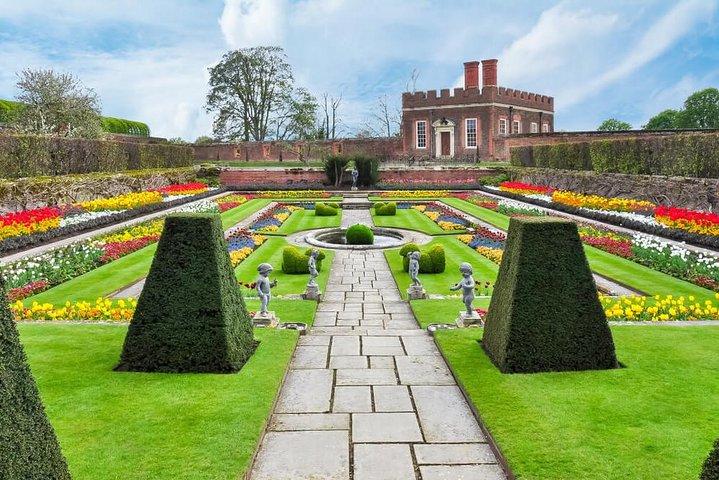 Windsor & Hampton Court Executive Vehicle Private Tour with Pass