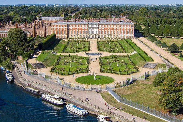 Windsor & Hampton Court Executive Vehicle Private Tour with Pass