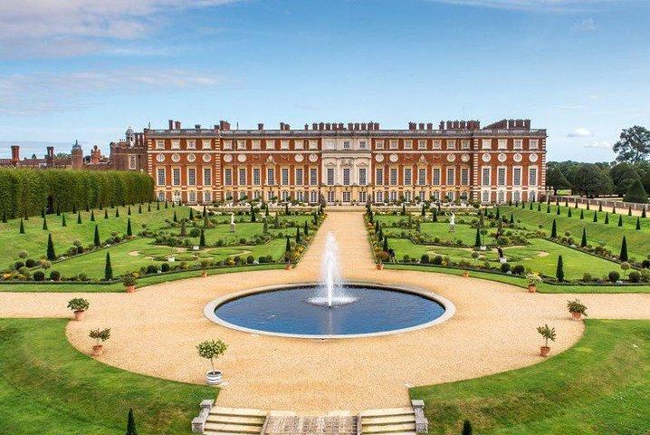 Windsor & Hampton Court Executive Vehicle Private Tour with Pass